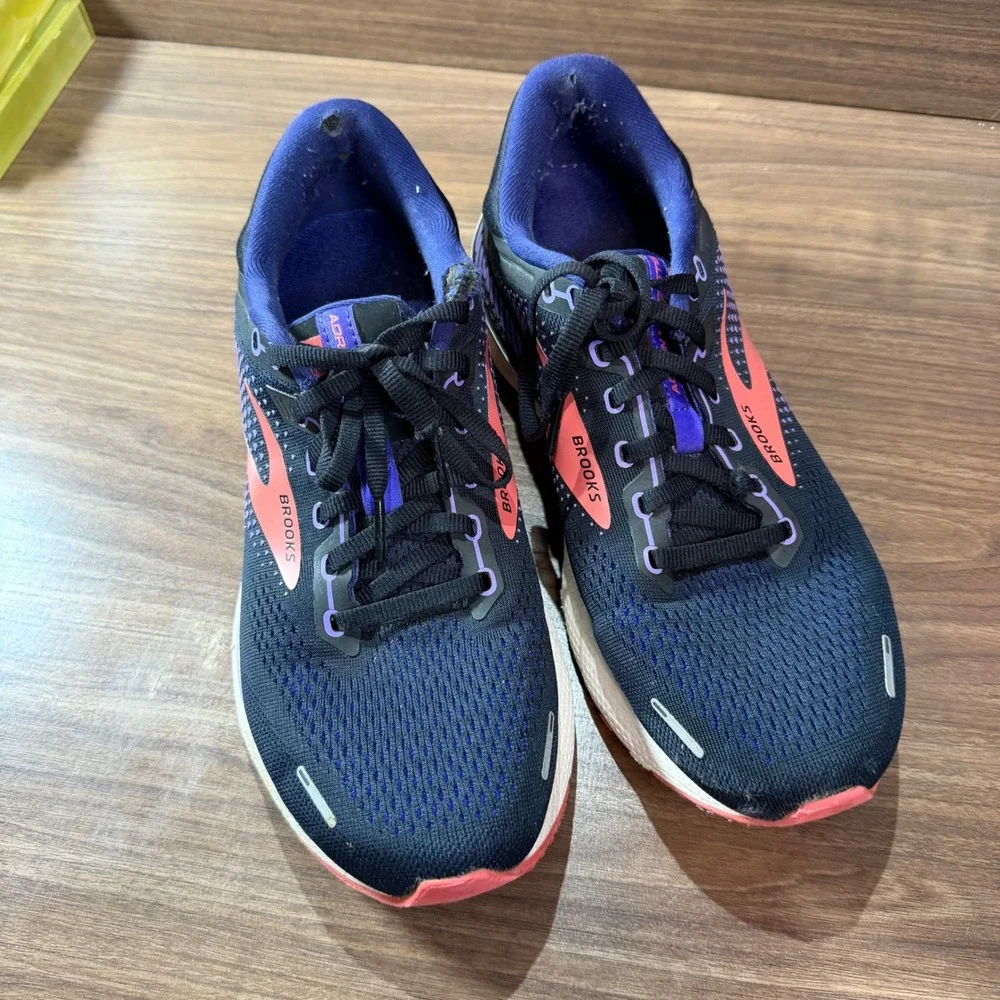 Brooks Adrenaline GTS 22 Running Shoes Womens 10 Wide Navy Pink Fair Support